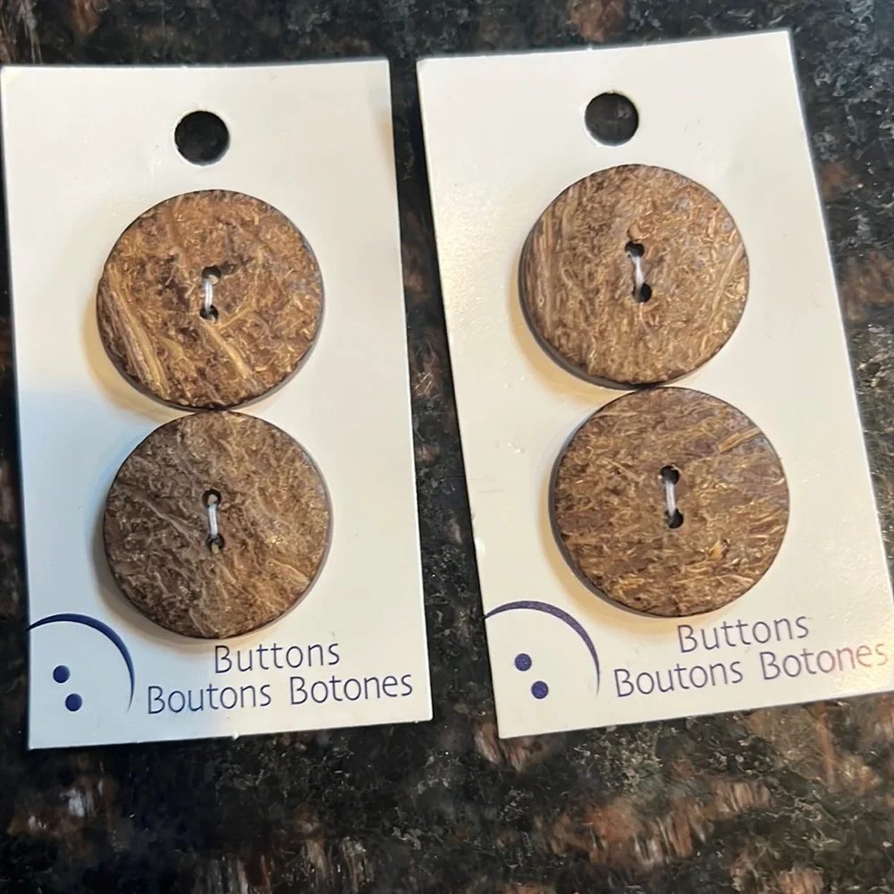 NWT: Buttons - Picture 1 of 2